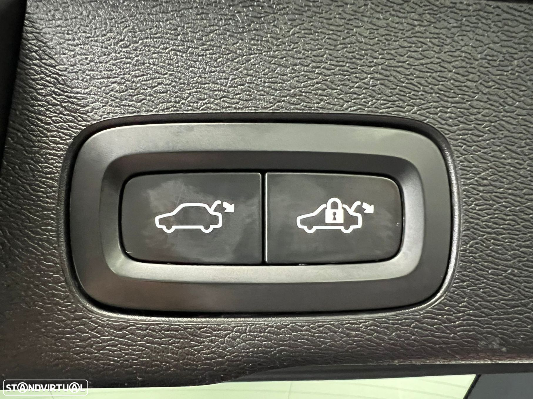 Volvo XC 60 2.0 T6 PHEV Inscription AWD - 19