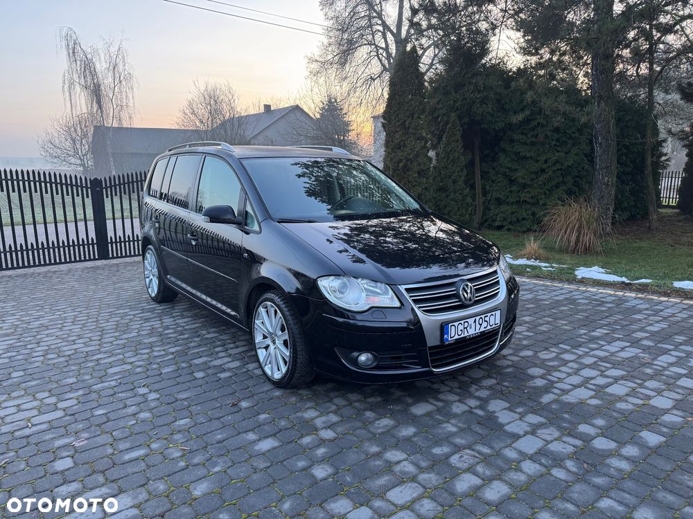 Volkswagen Touran 2.0 TDI R-Line Edition - 2