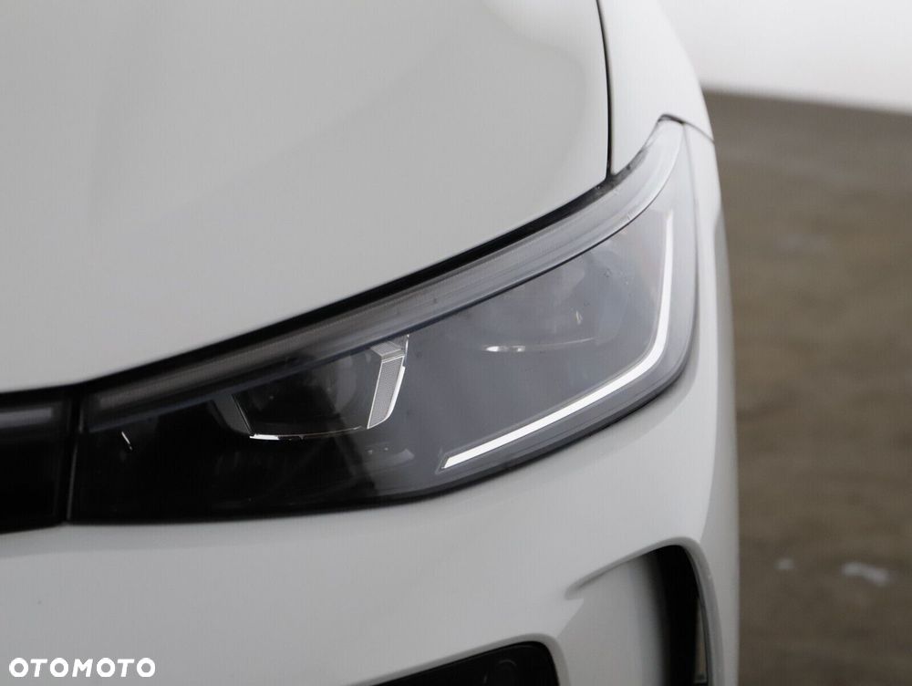 Volkswagen Passat - 27