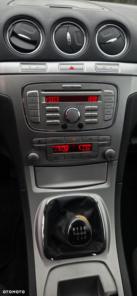 Ford Galaxy 2.0 TDCi Ghia - 27