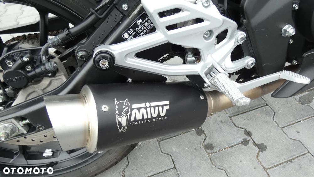 Yamaha YZF - 11