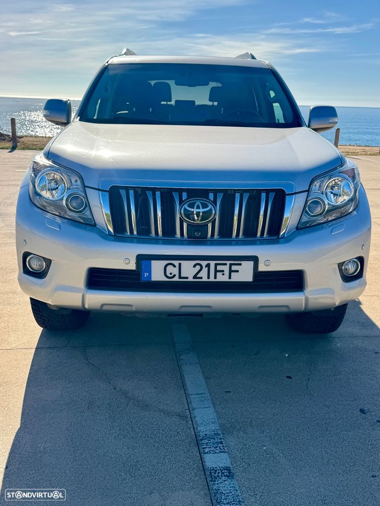 Toyota Land Cruiser - 1