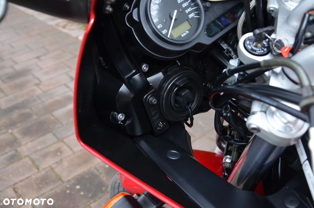 Yamaha FZS - 19