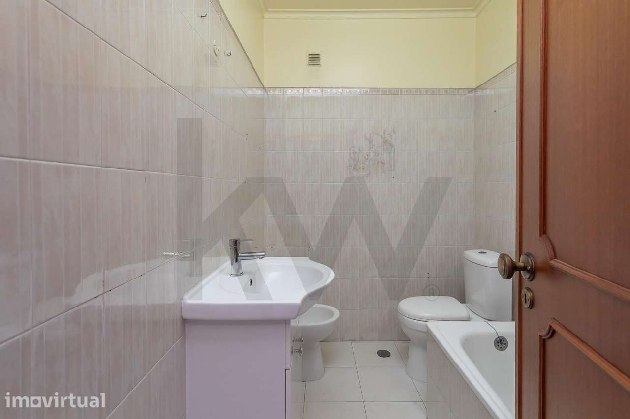 T2 luminoso em Queluz | Excelente oportunidade para viver ou investir - Grande imagem: 5/23