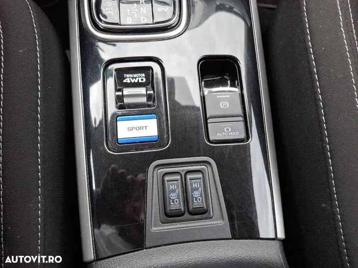 Mitsubishi Outlander 2.4 4WD Plug-In Hybrid - 23