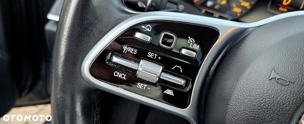 Mercedes-Benz Klasa E 220 d 9G-TRONIC - 27