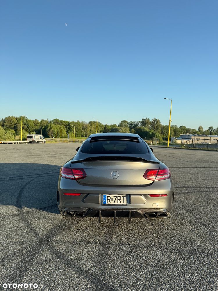 Mercedes-Benz Klasa C 300 9G-TRONIC - 2