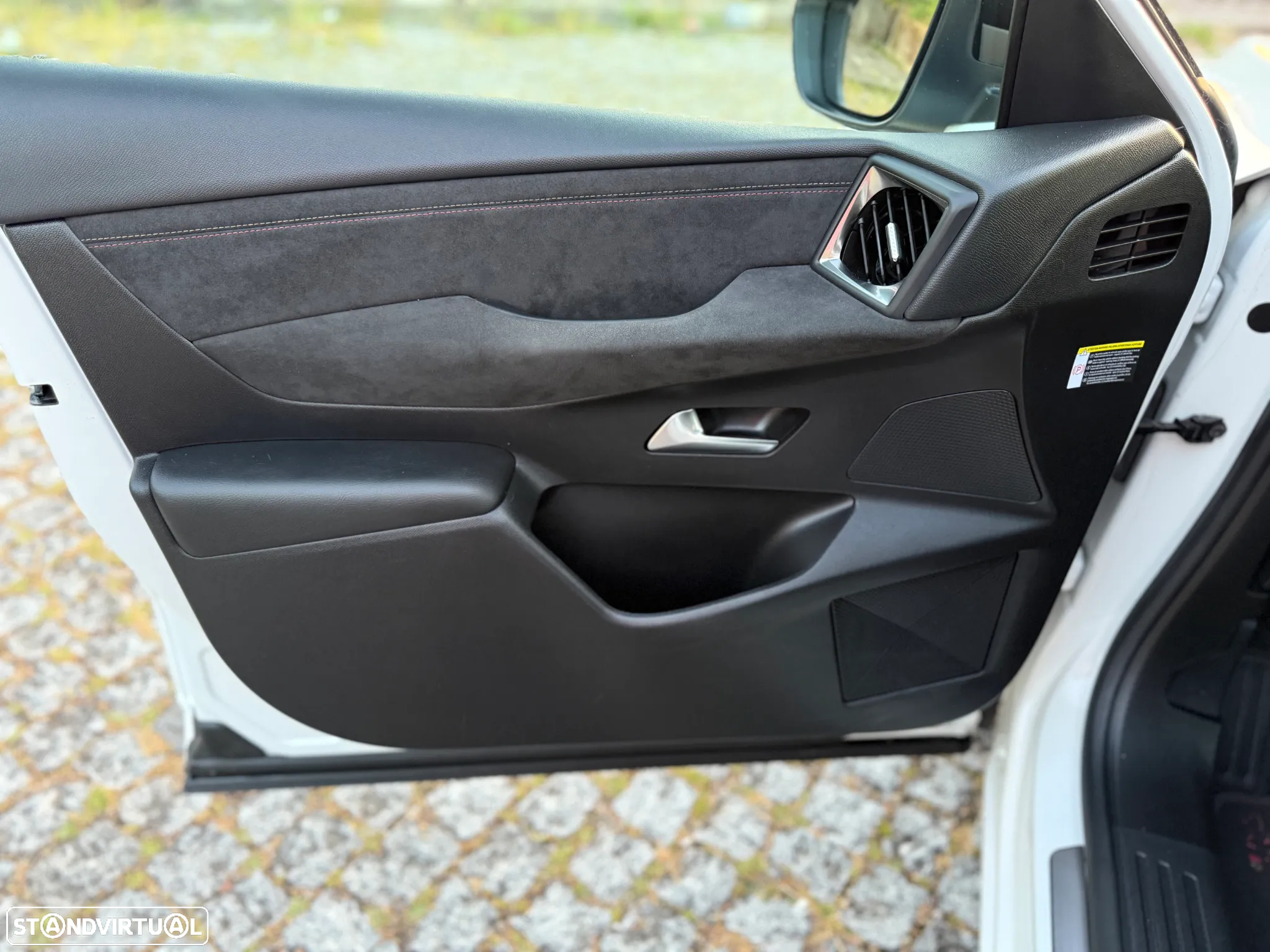 DS DS3 Crossback E-TENSE PERFORMANCE LINE - 9