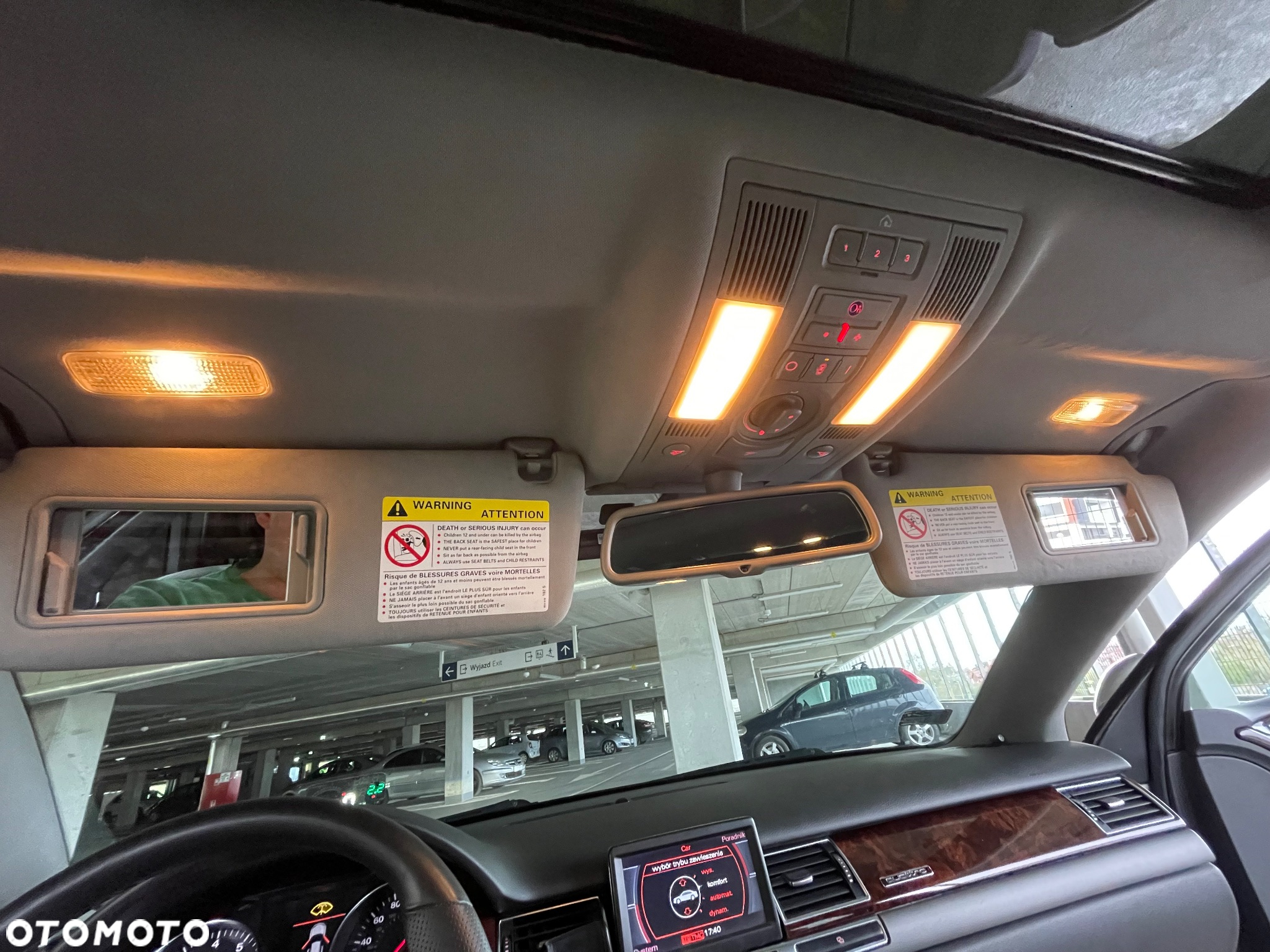 Audi A8 4.2 L Quattro - 24