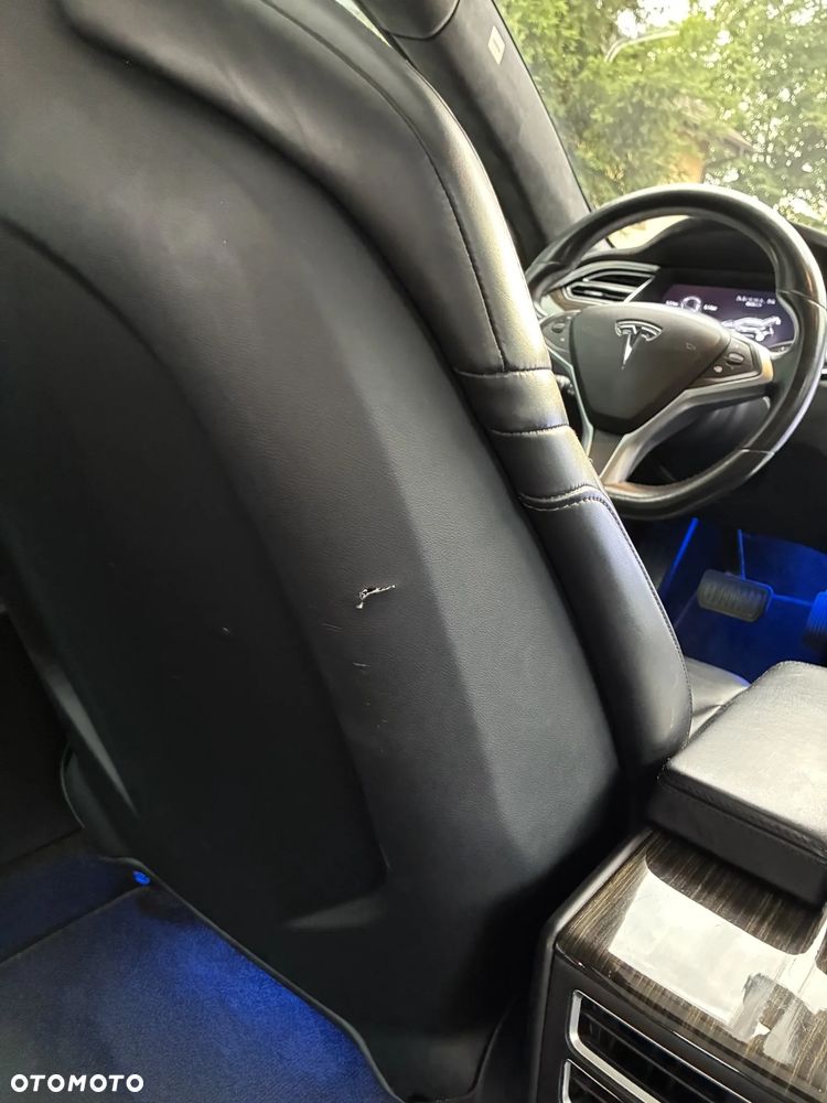 Tesla Model S 85 D - 14
