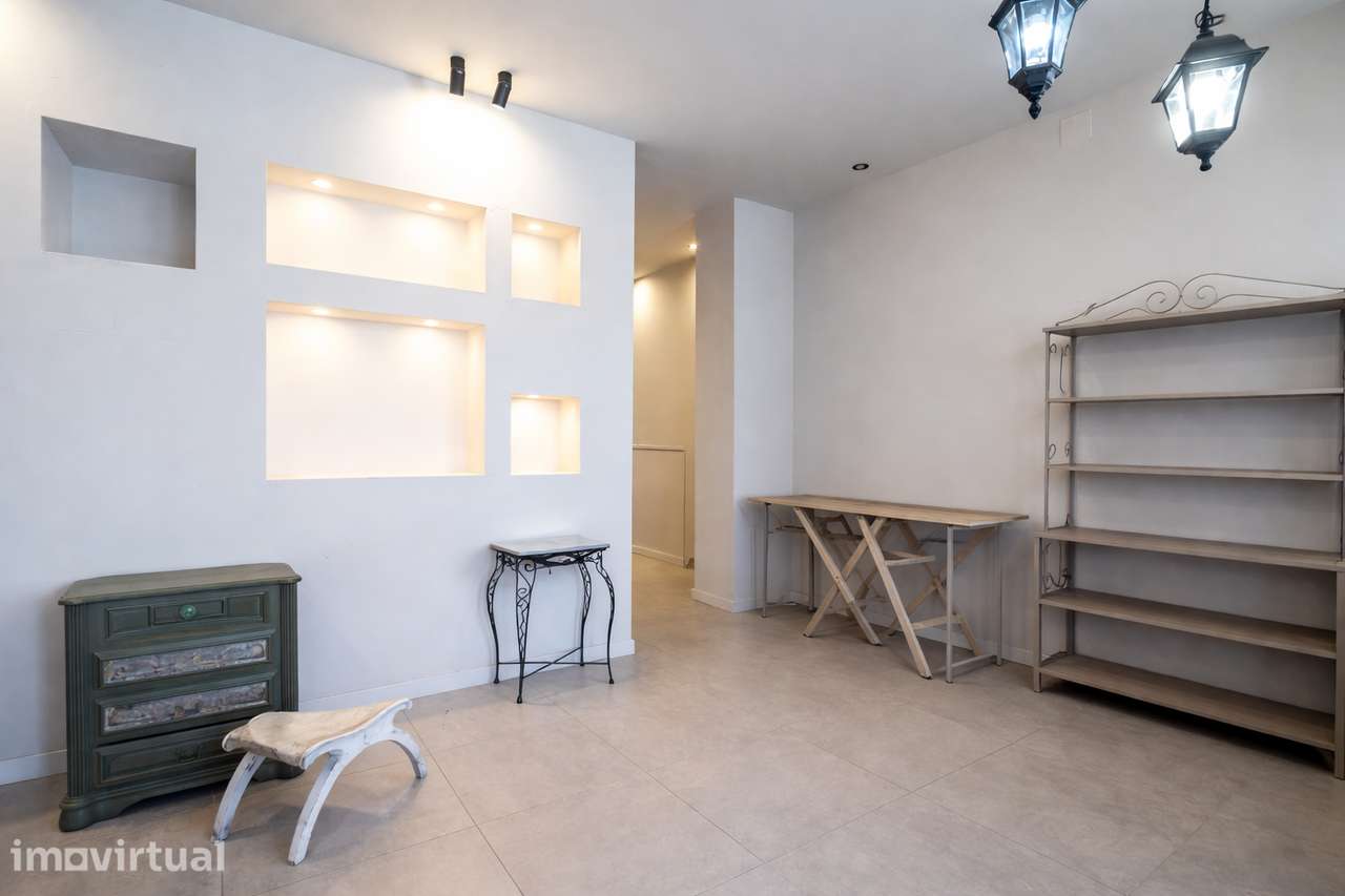 Loja de 52 m² no Coração de Almada – Excelente Visibilidade e Potencia - Grande imagem: 3/14