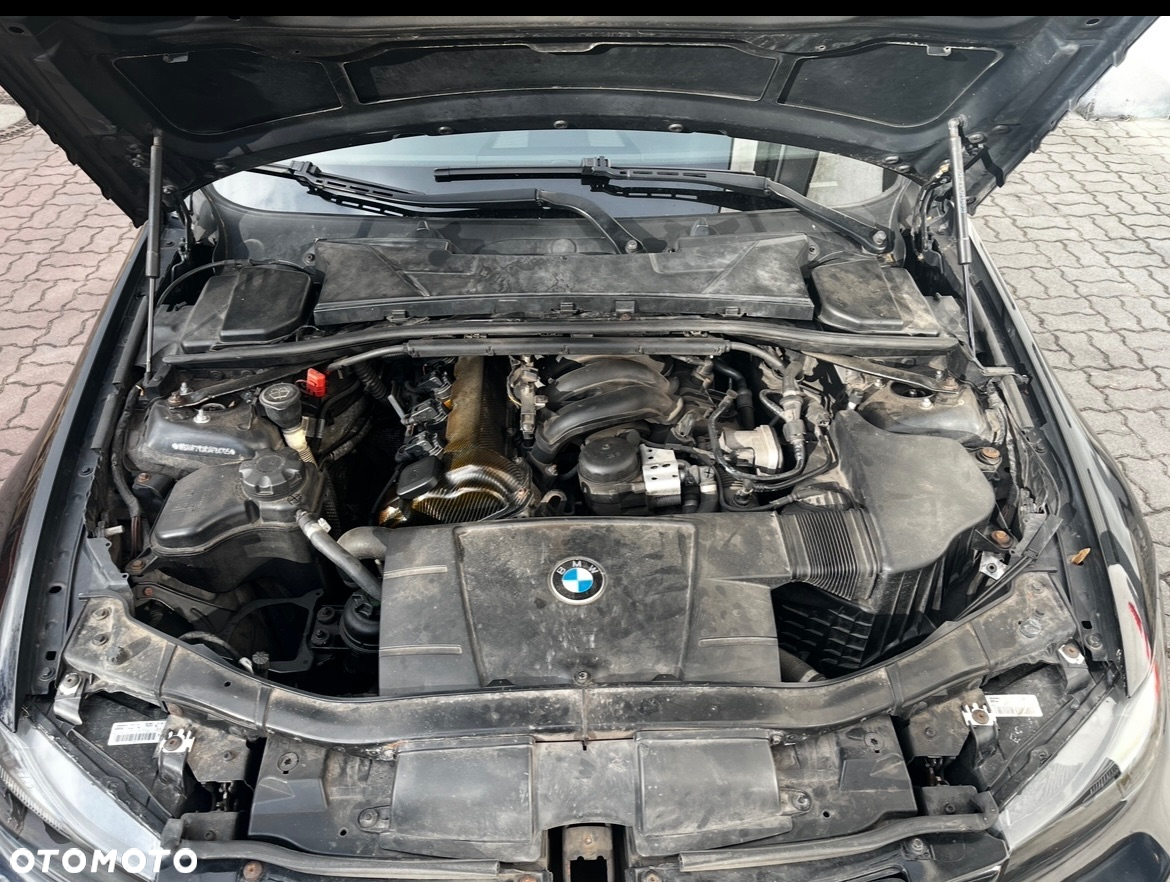 BMW Seria 3 320si - 12