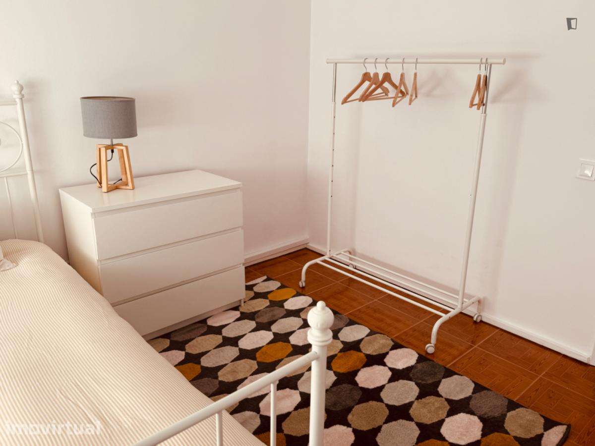 Quarto - localizado em Guimaraes - Grande imagem: 5/8