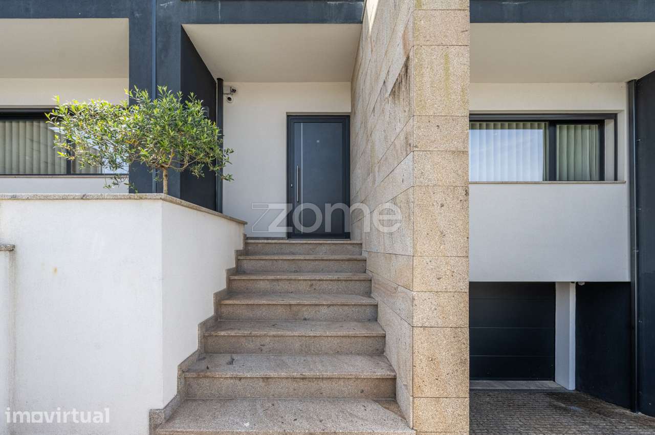 Moradia T3 c/ Piscina e Lounge Privado | Merelim, Braga - Grande imagem: 4/39