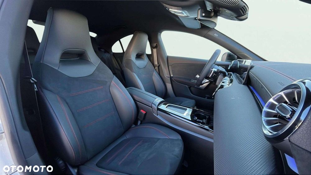 Mercedes-Benz CLA - 11