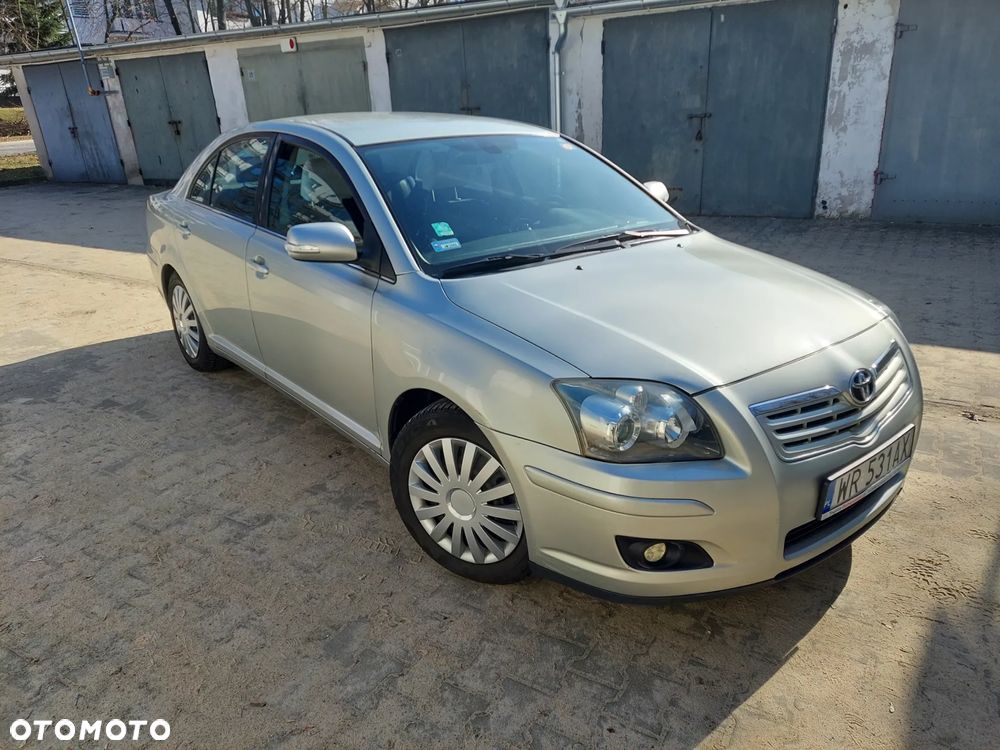 Toyota Avensis - 1