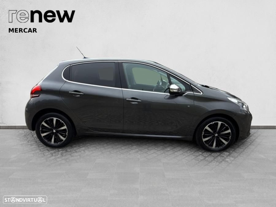 Peugeot 208 - 4