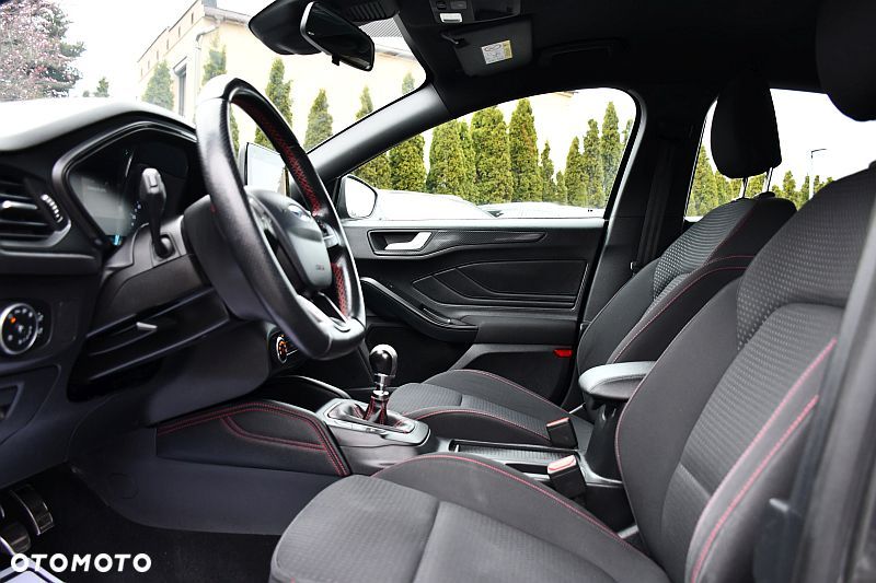 Ford Focus 1.5 EcoBlue Start-Stopp-System ST-LINE STYLE - 10