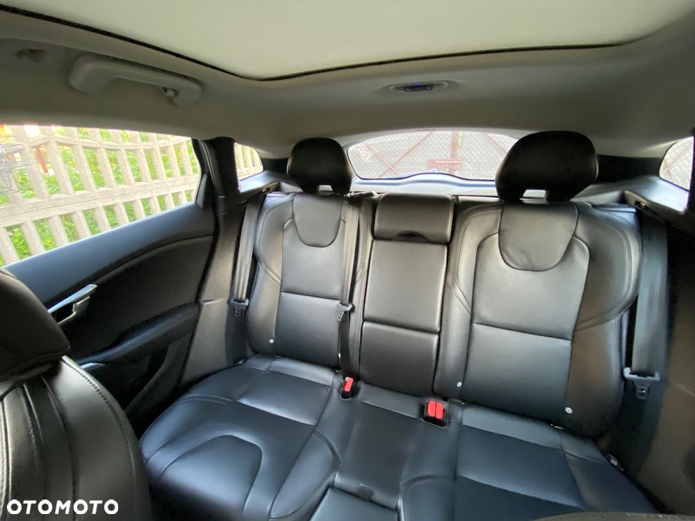 Volvo V40 D2 Momentum - 29