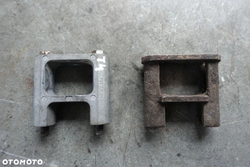 WIDEŁKI GNIAZDO ZMIANY BIEGÓW VW T4 701711243 - 1