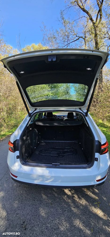 Skoda Superb 2.0 TDI DSG Ambition - 6