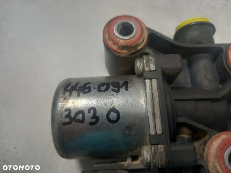 Zawór ssący WABCO Deutz Fahr Agrotron 7250 TTV - 3