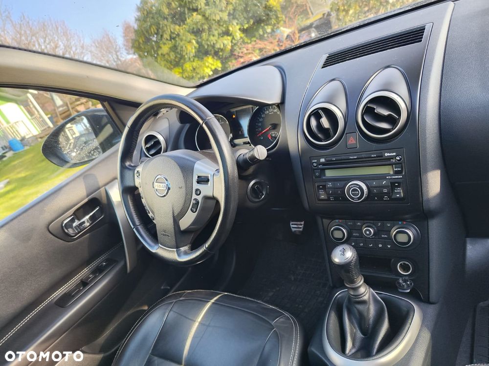 Nissan Qashqai 2.0 dCi DPF tekna - 10