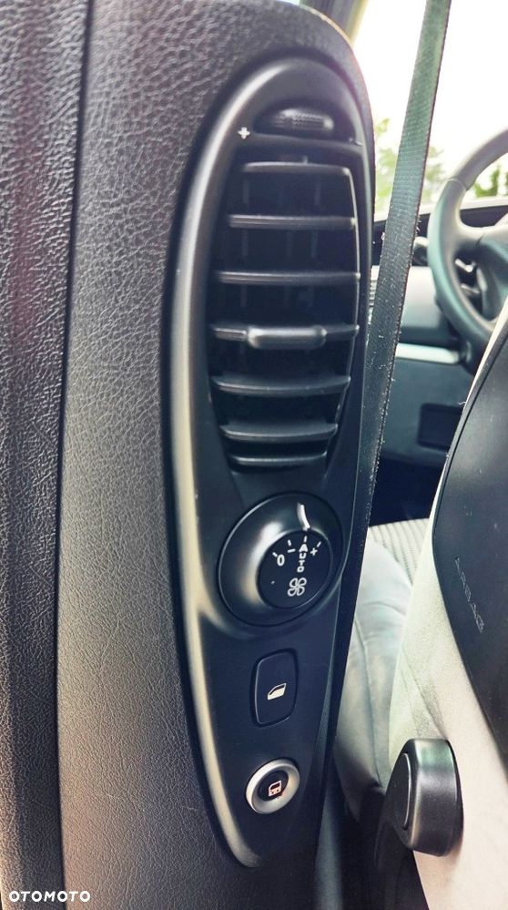 Peugeot 807 HDi 135 Premium - 29