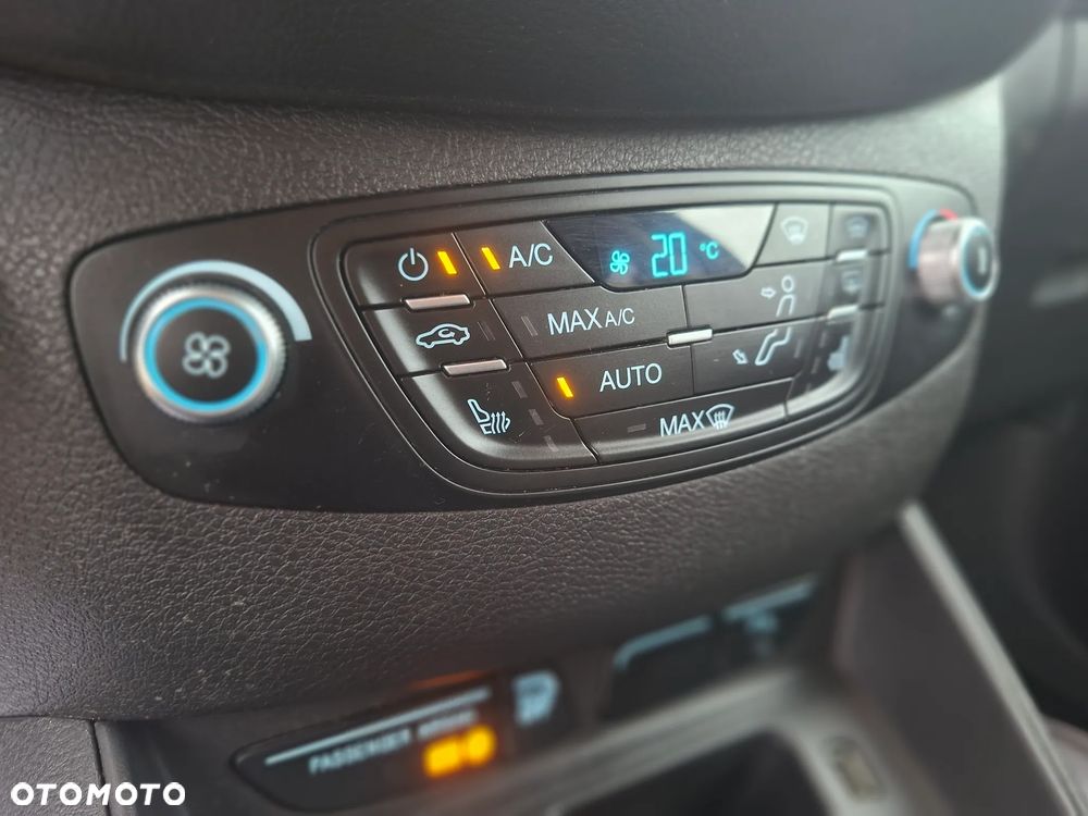 Ford Tourneo Courier 1.0 EcoBoost Titanium - 17