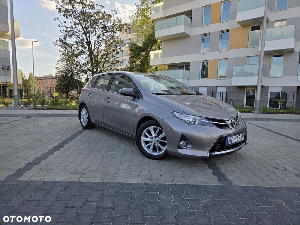 Toyota Auris - 2