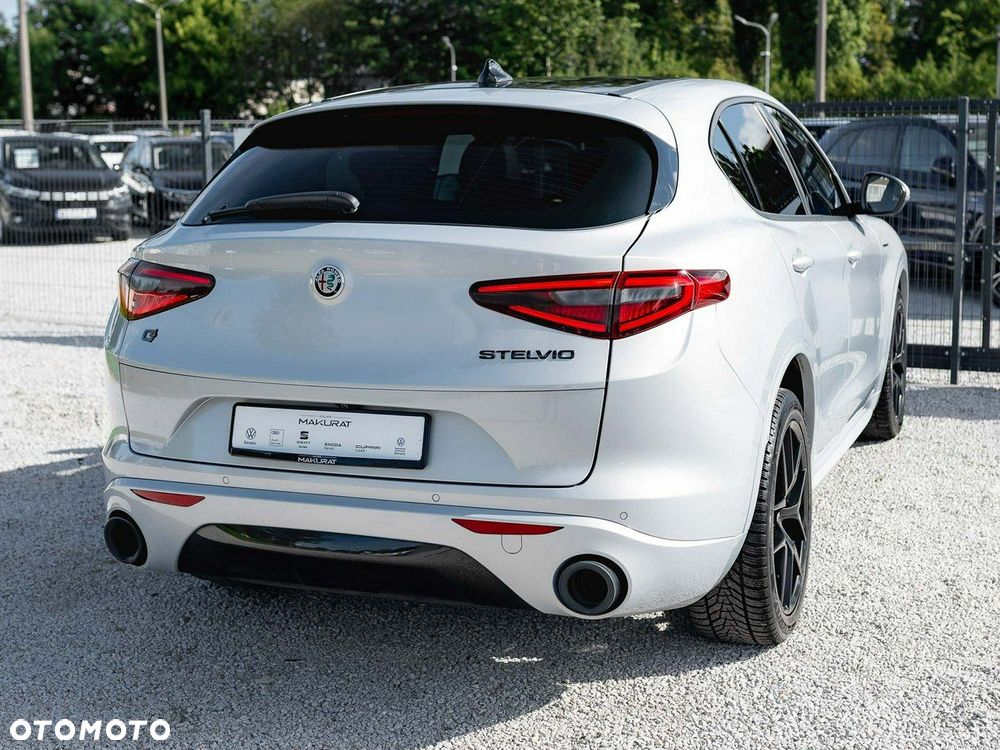 Alfa Romeo Stelvio 2.0 Turbo Veloce Q4 - 6