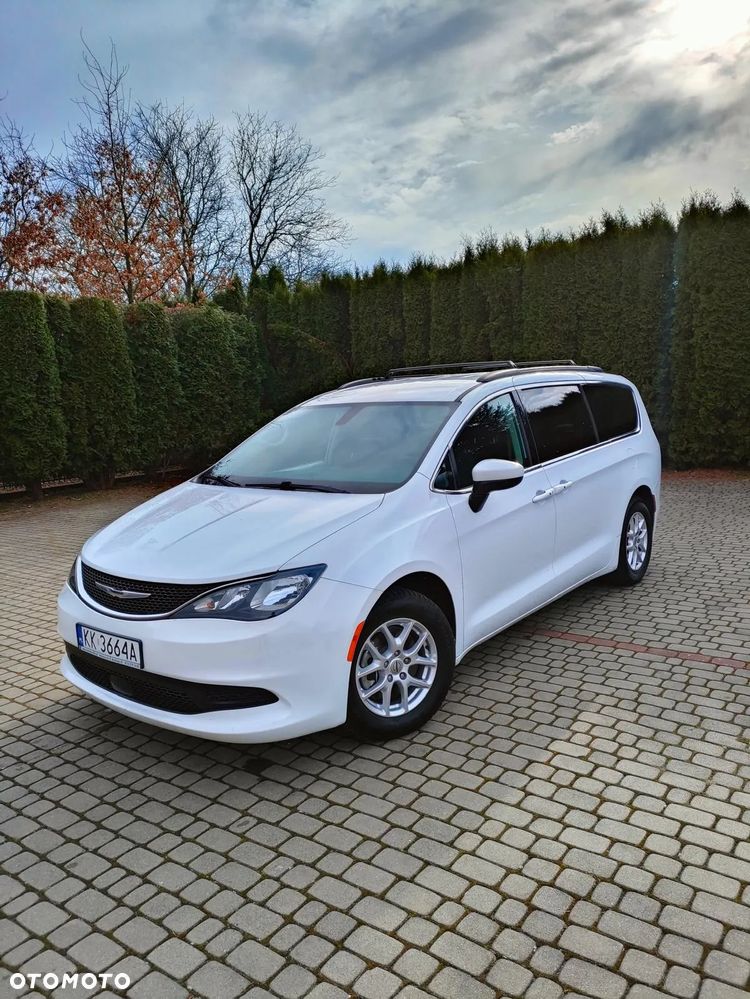Chrysler Pacifica - 2