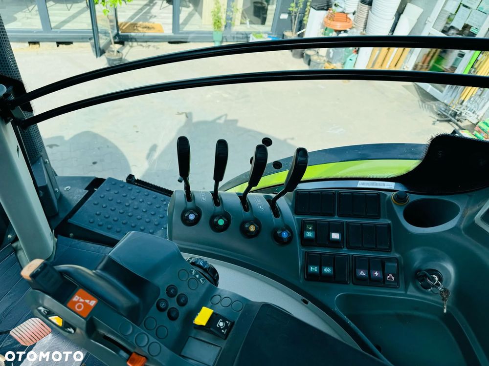 Claas Axion 840 - 17