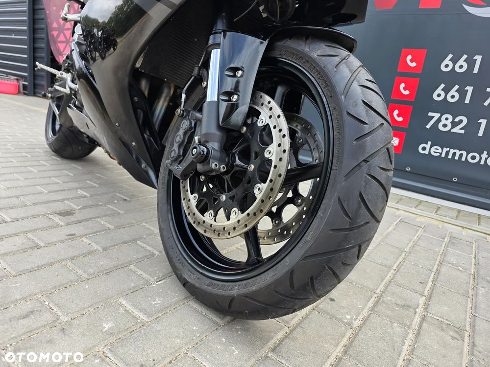 Yamaha R1 - 28
