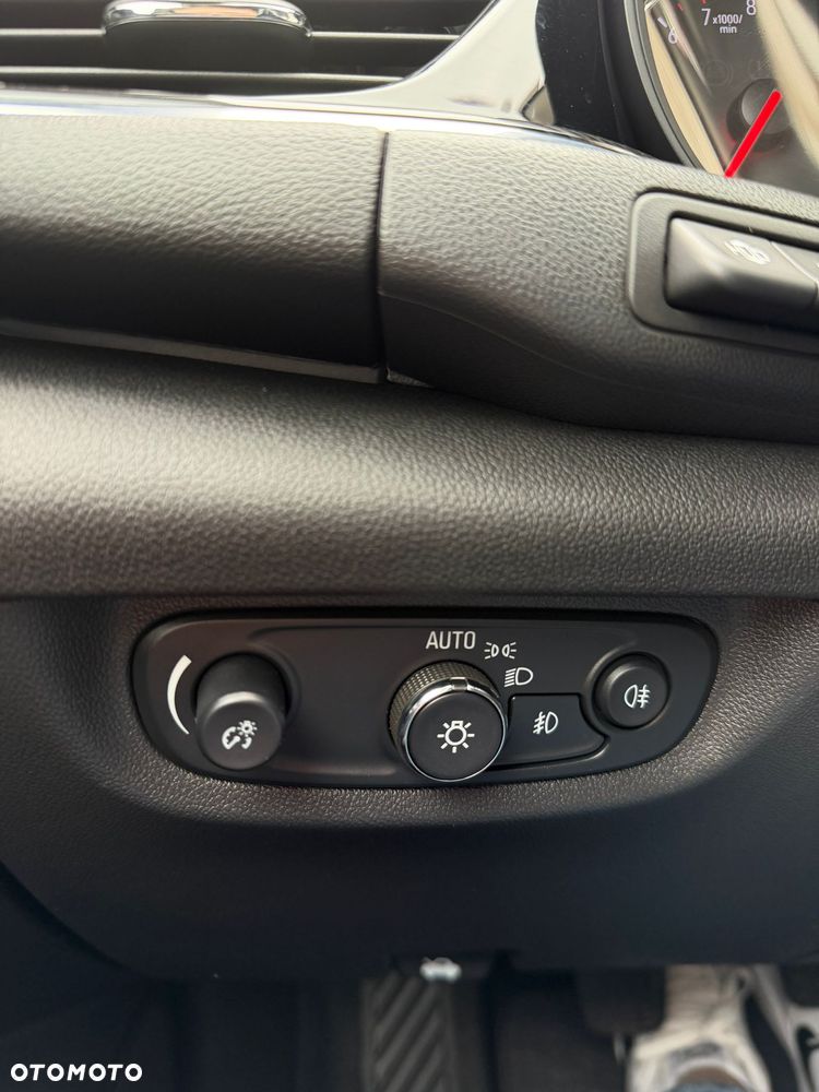 Opel Insignia 1.5 T Innovation S&S Eco - 29