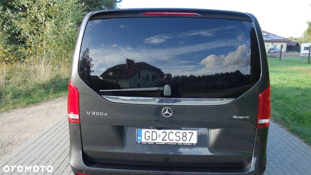 Mercedes-Benz Klasa V - 8