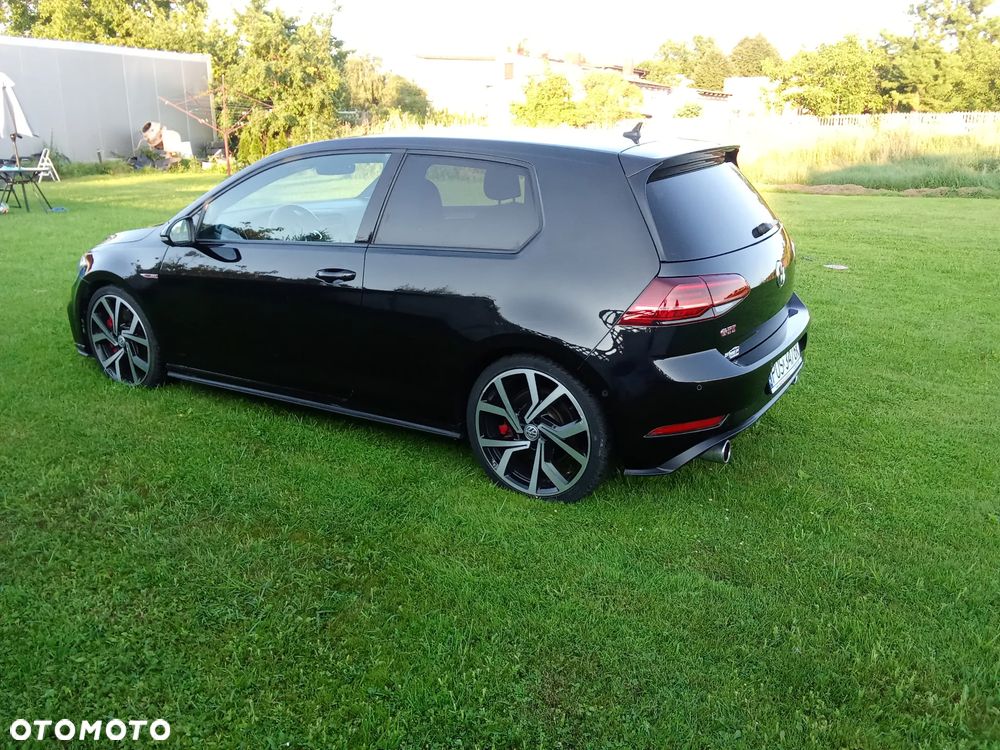 Volkswagen Golf - 5