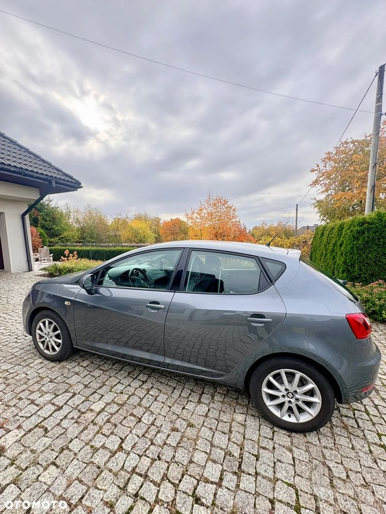 Seat Ibiza 2016 photo 2