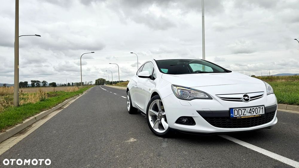 Opel Astra IV GTC 2.0 CDTI Sport S&S - 32