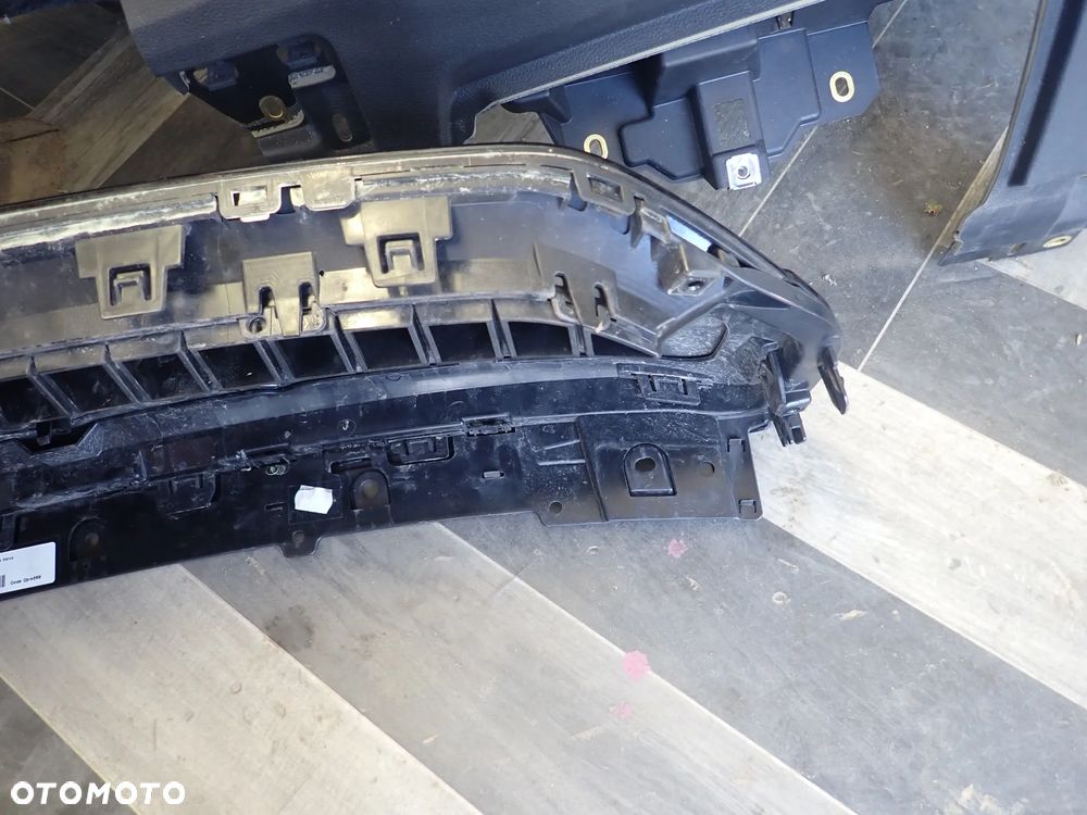 VOLVO XC 40 GRILL ATRAPA PRZÓD PRZEDNIA - 10