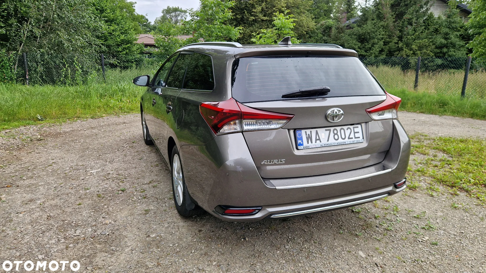 Toyota Auris 1.6 Premium - 4