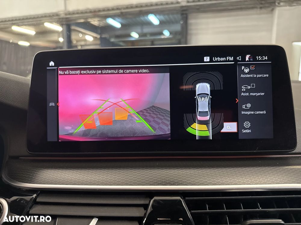 BMW Seria 5 520i AT MHEV - 25