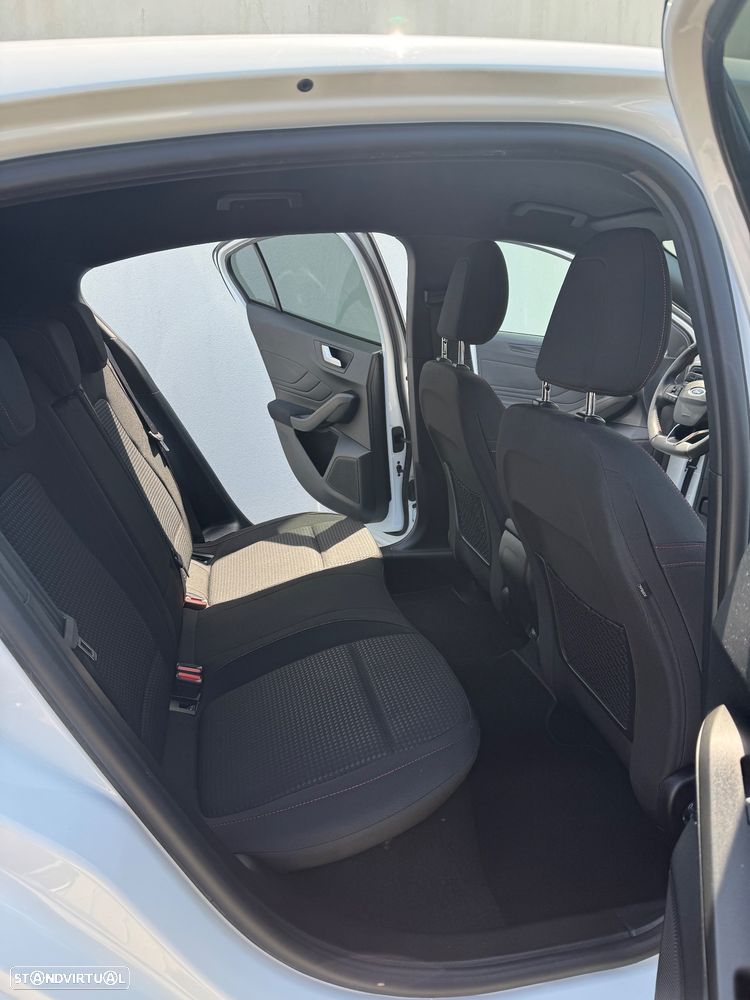 Ford Focus 1.0 EcoBoost MHEV ST-Line - 27