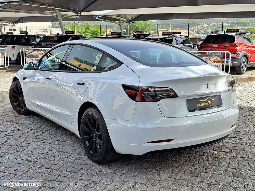 Tesla Model 3 - 3