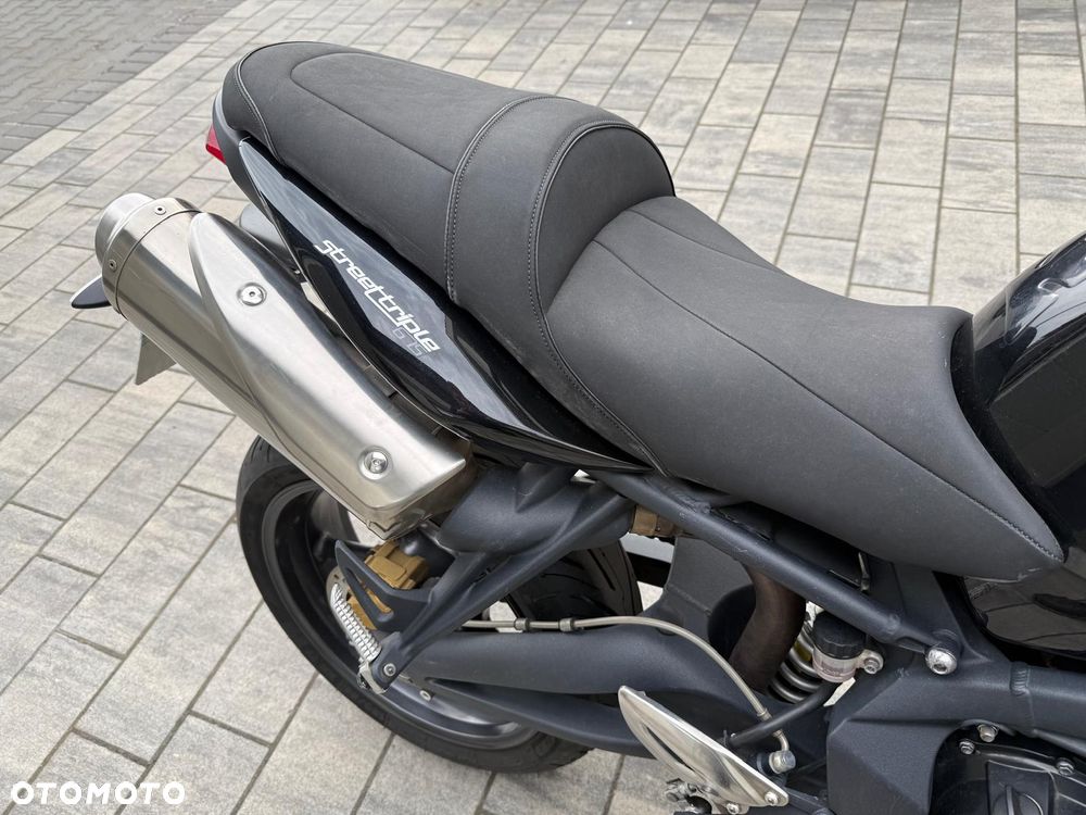 Triumph Street Triple - 17