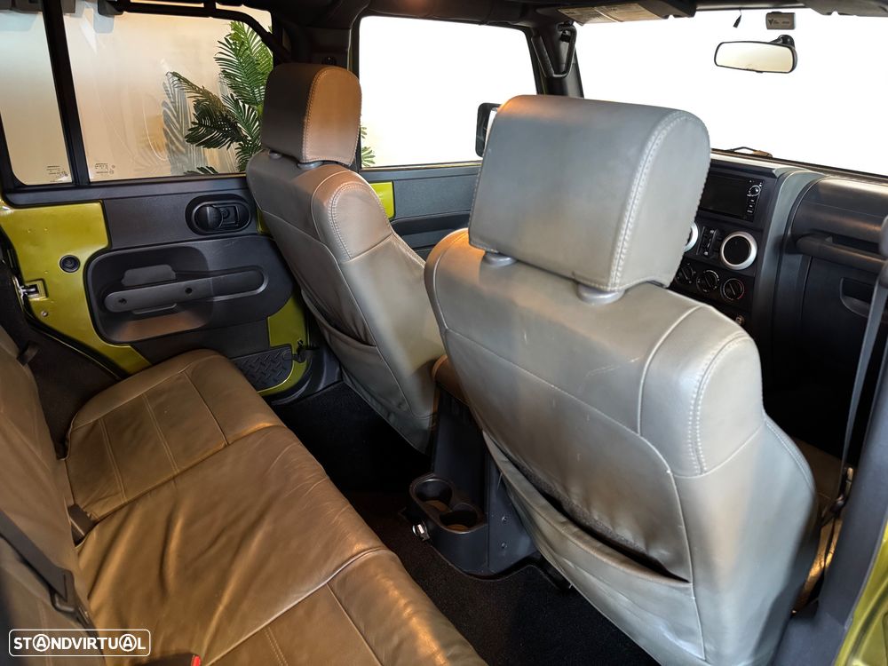 Jeep Wrangler 2.8 CRD ATX Sport - 21