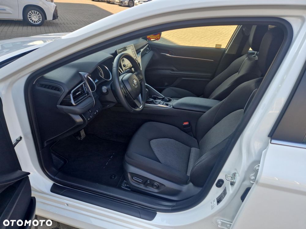 Toyota Camry 2.5 Hybrid Comfort CVT - 12