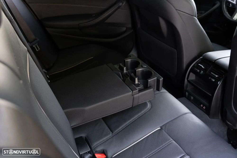 BMW 520 e Pack M - 30