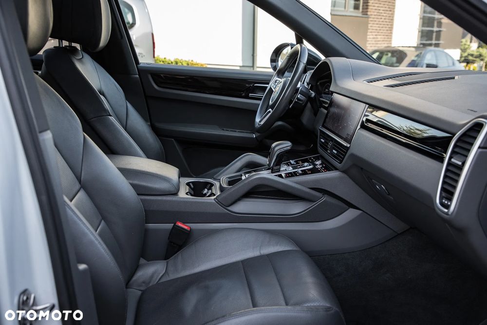 Porsche Cayenne Platinum Edition - 23