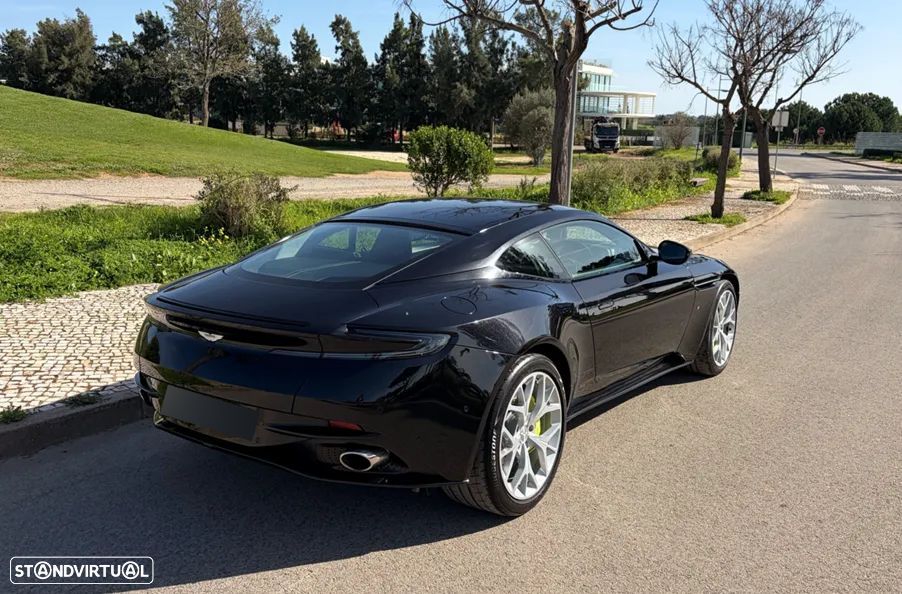 Aston Martin DB11 Coupé V12 Auto - 8